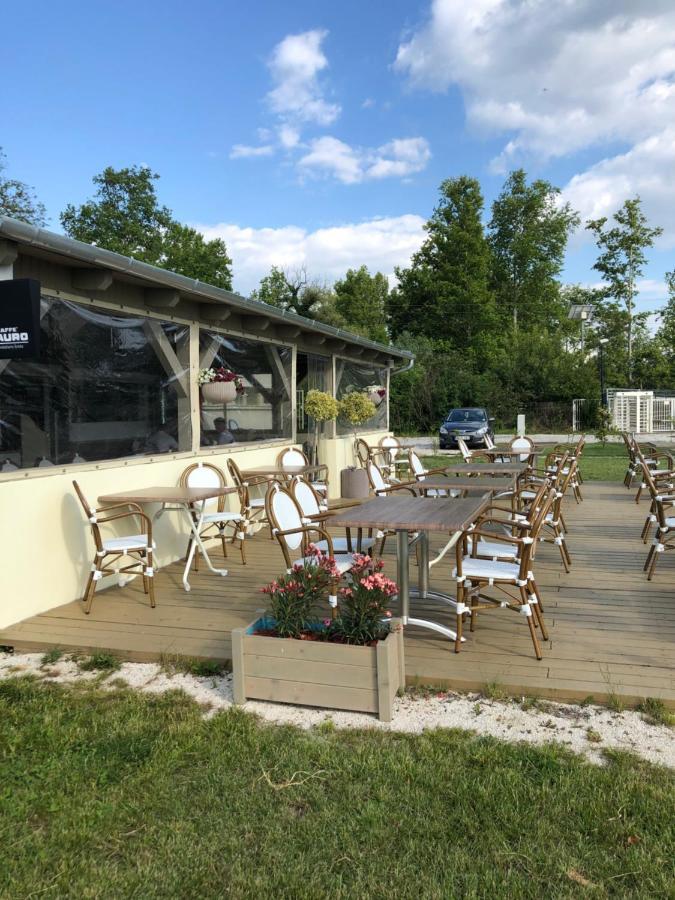 Napsugár Club és Panzió Acomodação com café da manhã Fonyód Exterior foto
